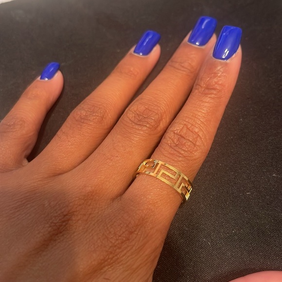 Hollow Geometric Ring - Picture 3 of 4